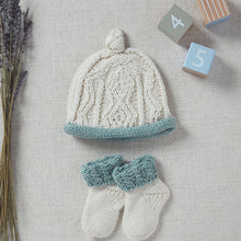 Load image into Gallery viewer, Natural &amp; Green Wool Baby Hat
