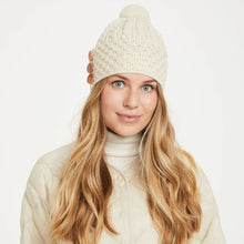 Load image into Gallery viewer, Aran Hat with buttons, Natural
