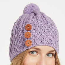 Load image into Gallery viewer, Aran Hat with buttons, Lilac
