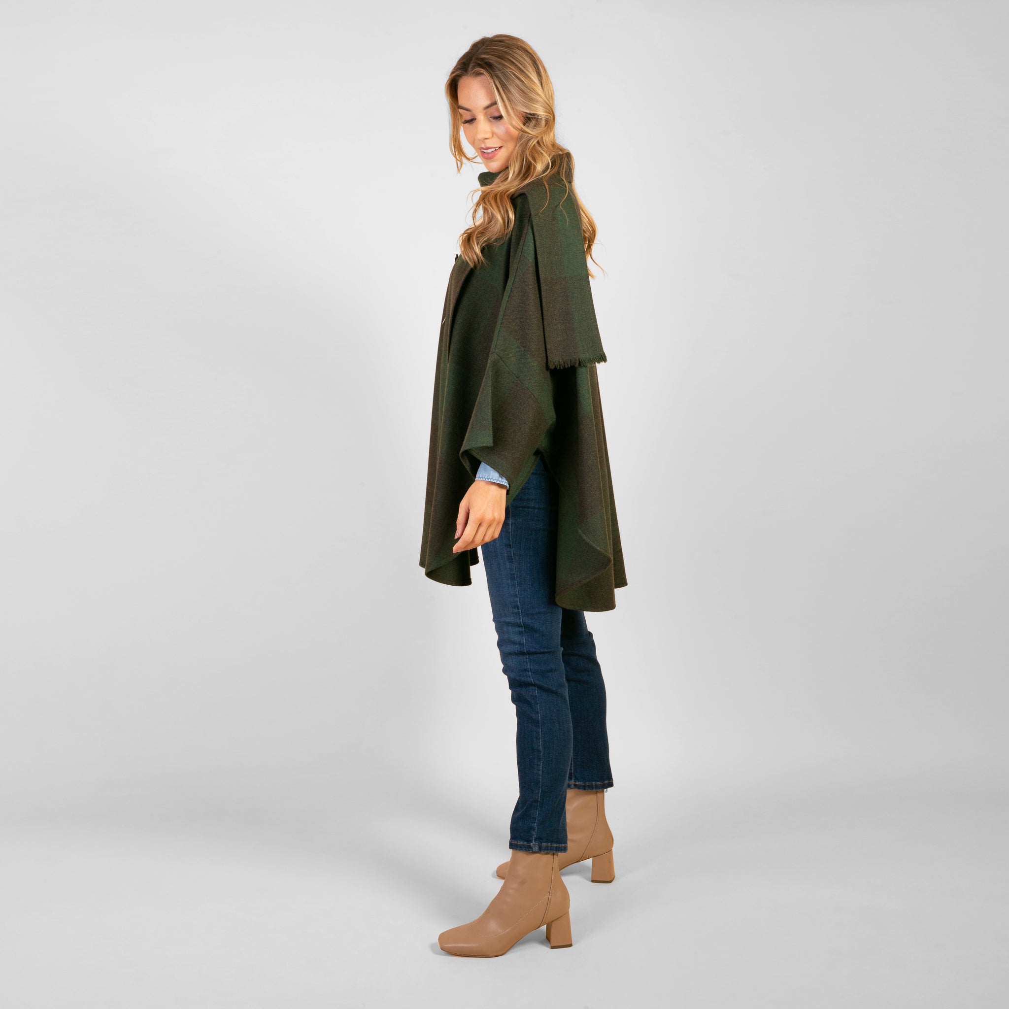 Triona-Tweed-Cape-Green-Roisin